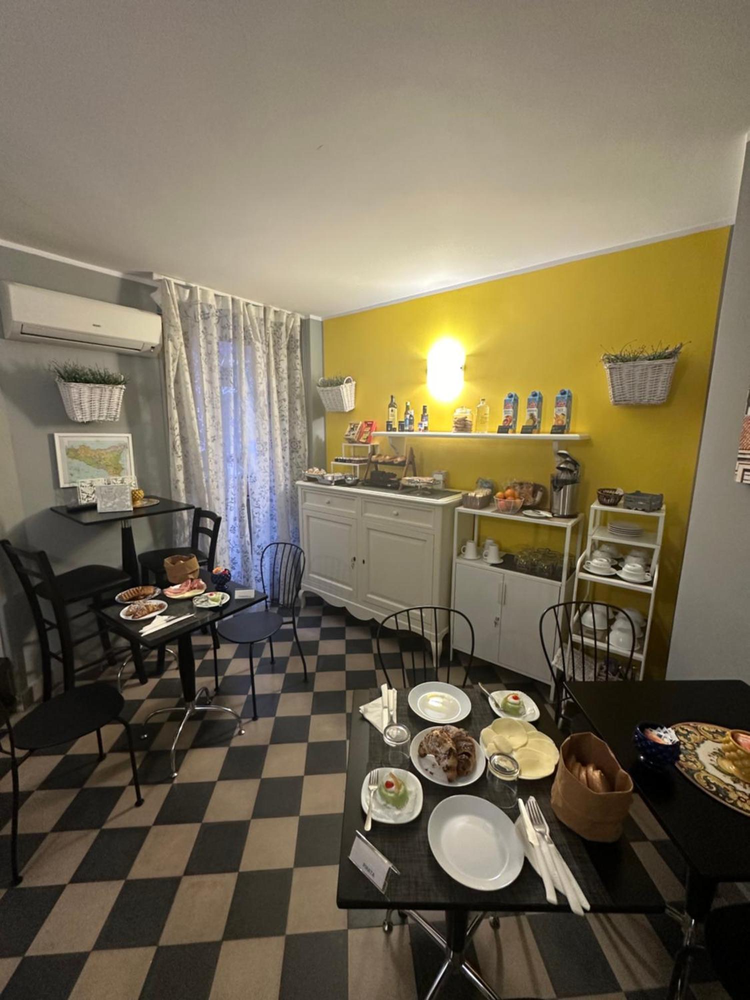 B&B I Puritani Catania Eksteriør billede